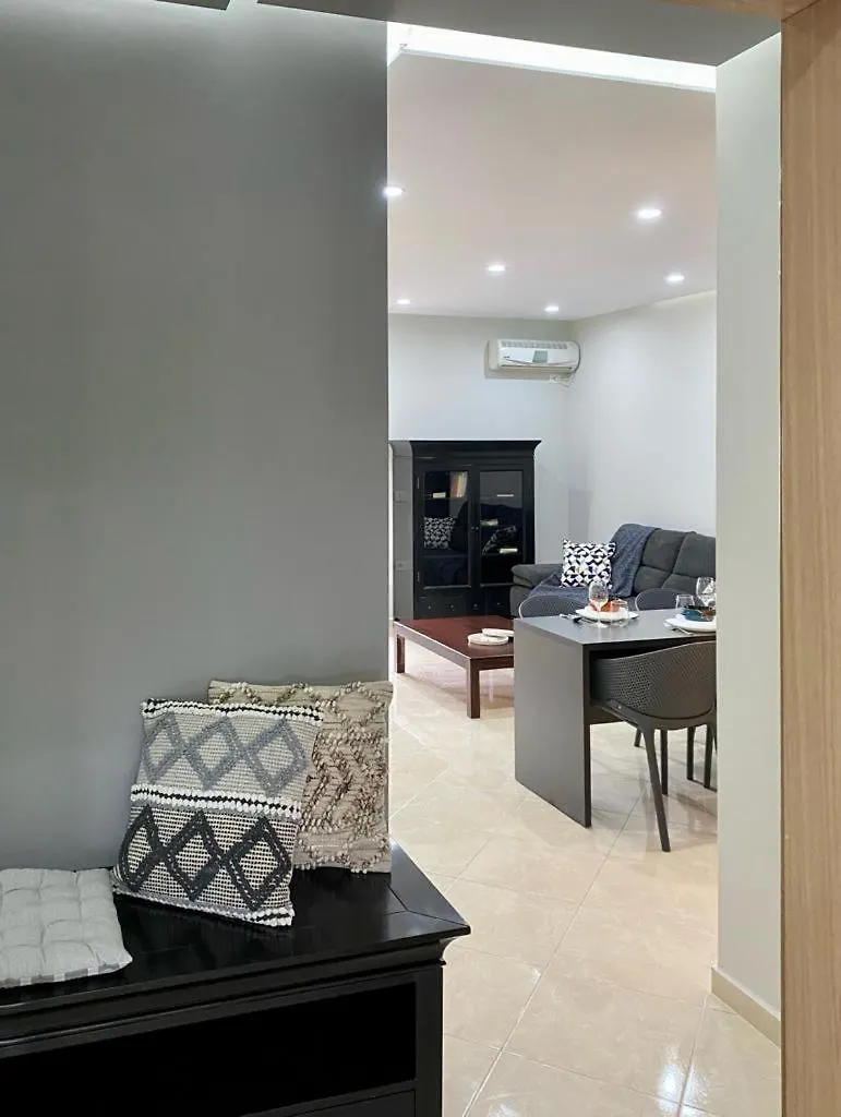 Vlorë Palm Beach - Perfect Location And Sea View. דירה